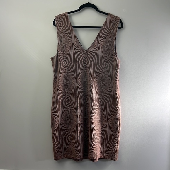 Tart Rebecca Dress In Metallic Diamond. - Picture 5 of 9